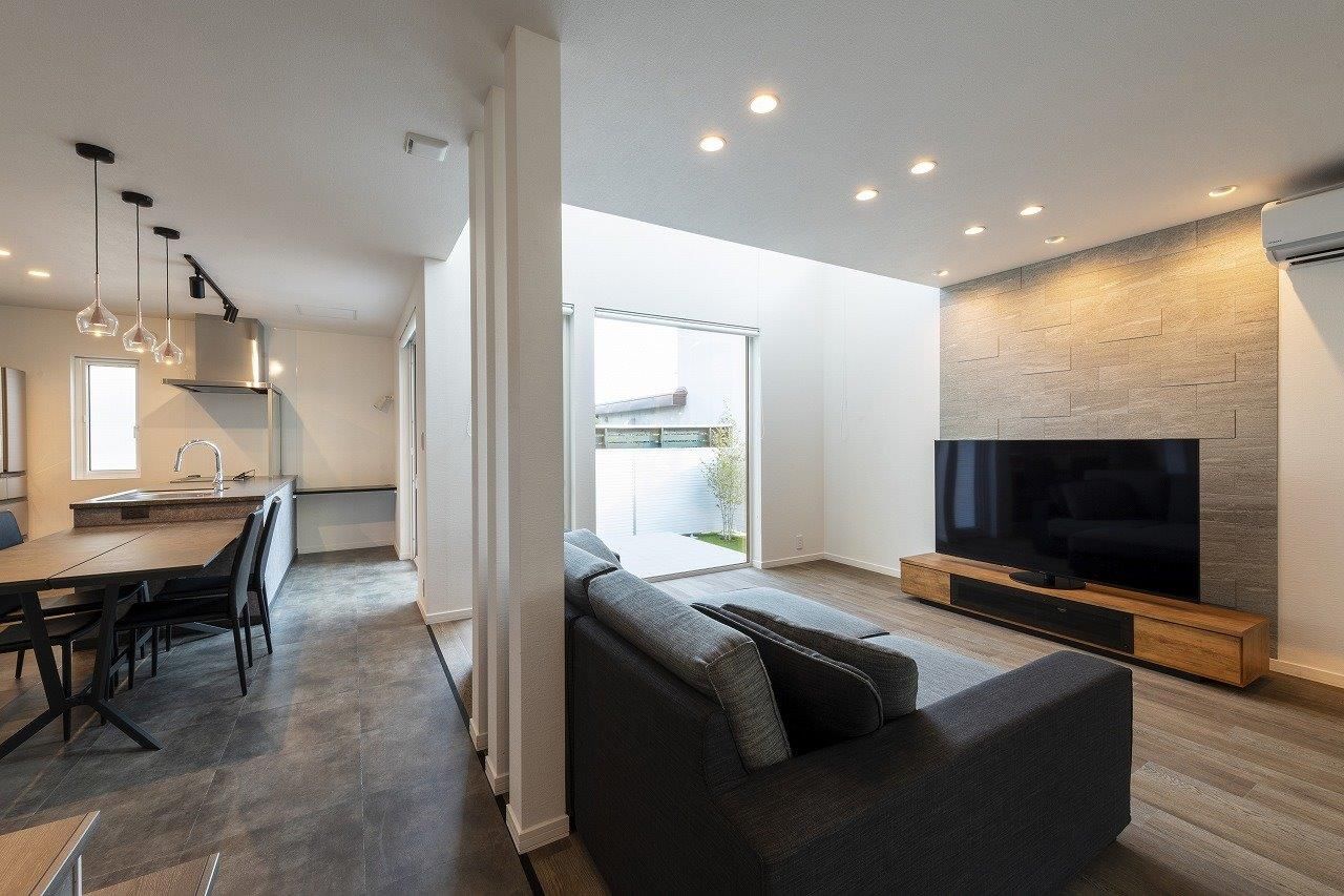 アーキテックプランニング [2000万円台/間取り図有]梁型フレームの外観デザインやおしゃれな内観に暮らしやすさの工夫も溢れるお住まいの建築実例画像3