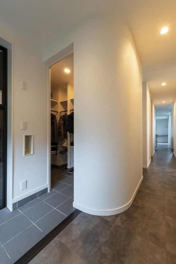 アーキテックプランニング [2000万円台/間取り図有]梁型フレームの外観デザインやおしゃれな内観に暮らしやすさの工夫も溢れるお住まいの建築実例画像9