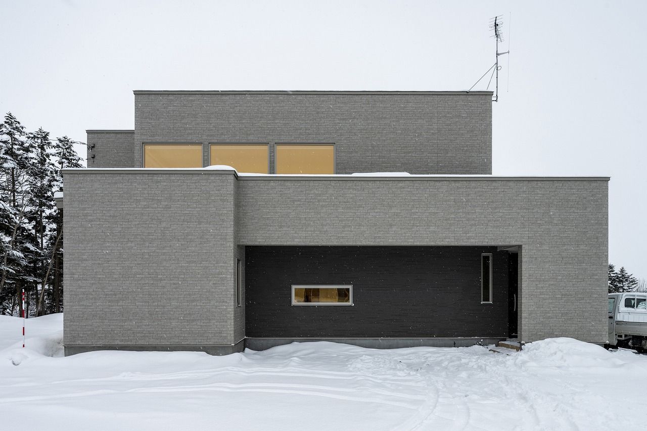 アーキテックプランニング 【南幌町/5人家族/5LDK間取図あり】ホワイト×グレージュで統一された開放感のある家の建築実例画像2