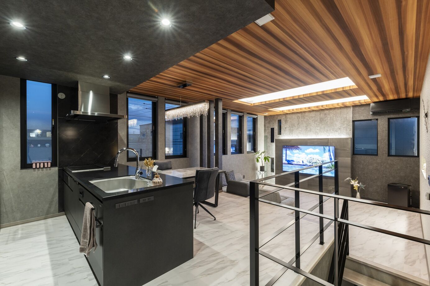 アーキテックプランニング 洗練された大人空間、ホテルライクな内装が美しいラグジュアリーなガレージハウスの建築実例画像5