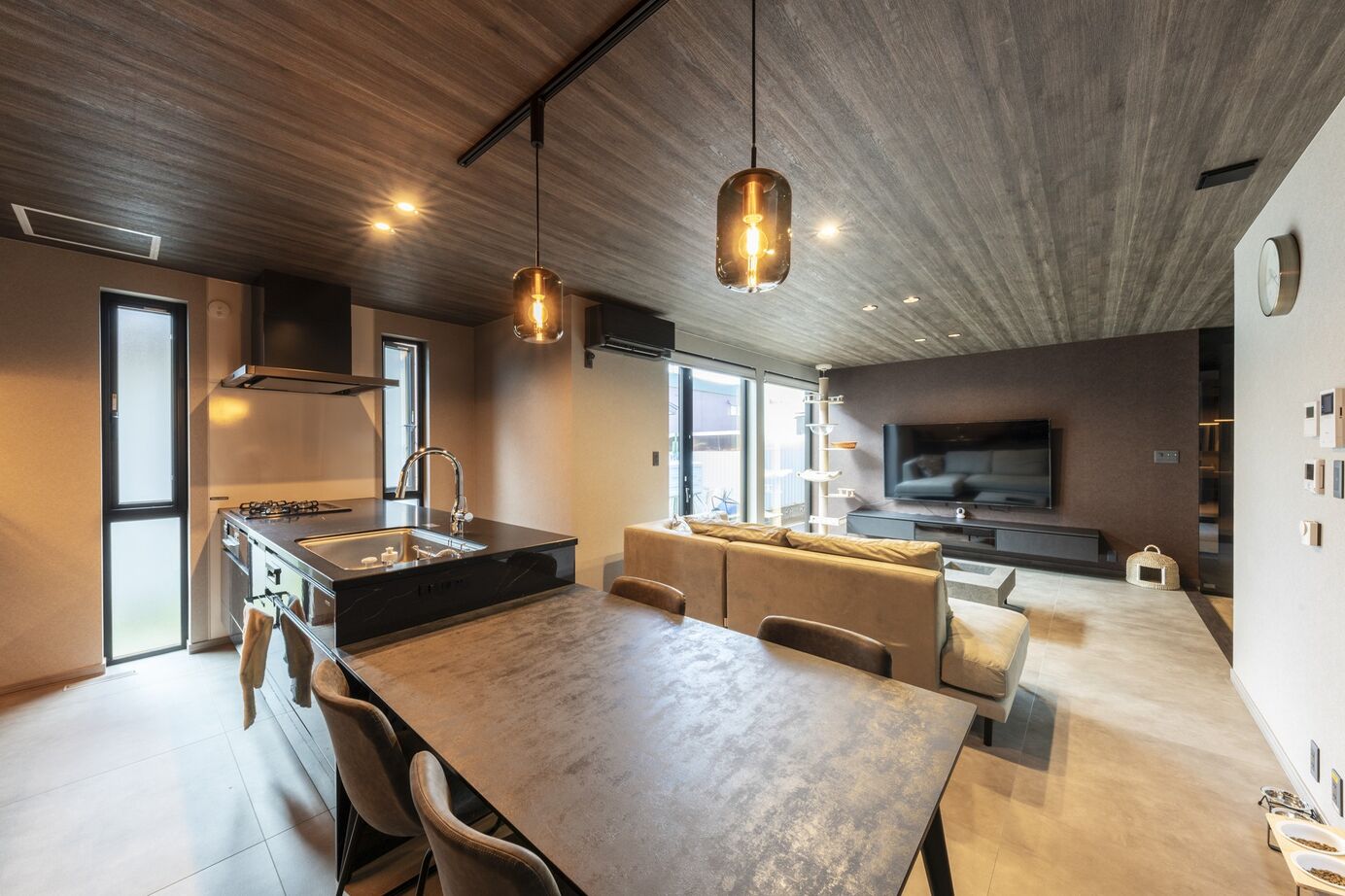 アーキテックプランニング 猫と暮らし、愛車を眺める。趣味と癒やしのガレージハウスの建築実例画像4