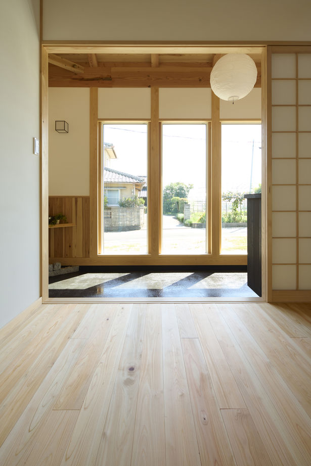 荒川建設 しげや 【滋賀県野洲市/2000万円台/平屋風】動線に恵まれ、家族の絆が深まる家。迫力ある大屋根と土間がお気に入りの建築実例画像9