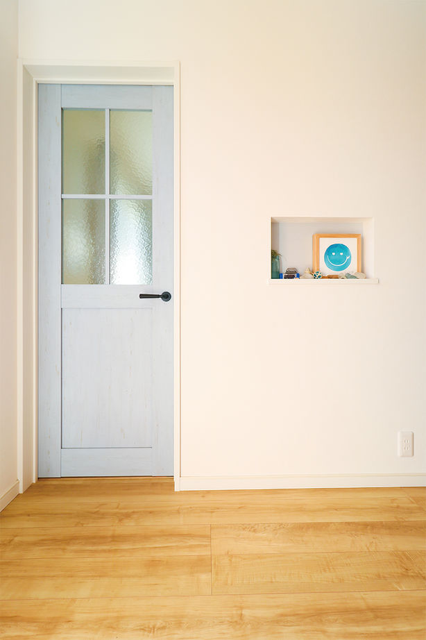 マッケンジーハウス(厚木・平塚・秦野) 【塗り壁／屋上テラス】ヌックとスカイバルコニーが映えるホワイトハウスの建築実例画像6