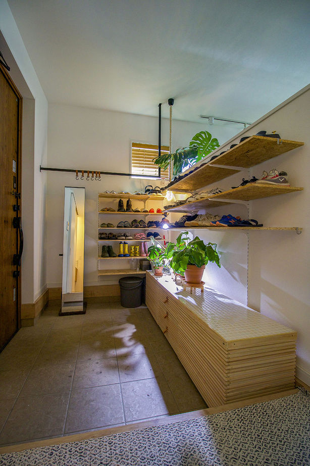 マッケンジーハウス(厚木・平塚・秦野) 【吹抜／回遊動線／傾斜地】蔵のような佇まいの中はオープンでフレキシブル。模様替えを愉しむ住まいの建築実例画像9