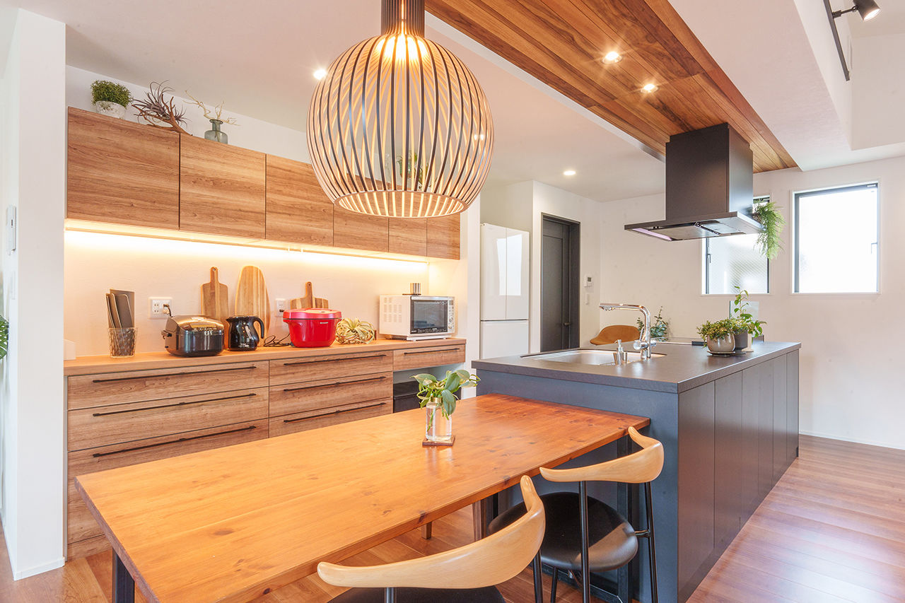 マッケンジーハウス(厚木・平塚・秦野) 【2階リビング／家事動線／収納充実】好きな家具に調和する住まい。山の緑を愉しむリビング＋バルコニーの建築実例画像5