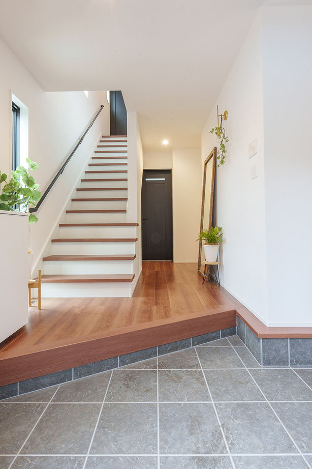 マッケンジーハウス(厚木・平塚・秦野) 【2階リビング／家事動線／収納充実】好きな家具に調和する住まい。山の緑を愉しむリビング＋バルコニーの建築実例画像10