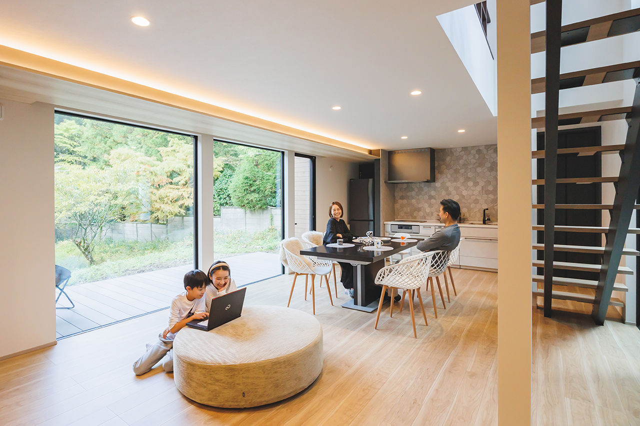 マッケンジーハウス(厚木・平塚・秦野) 【2290万円／コの字型／大開口／中庭】光と風と美しい景観を楽しむ。北側に開いた明るく開放的な邸宅の建築実例画像4