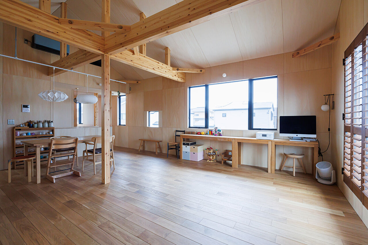 マッケンジーハウス(厚木・平塚・秦野) 【小田原市／ビルトインガレージ／2階リビング】無駄を省いたシンプルな設計で、自然の温もり溢れる木の家の建築実例画像3