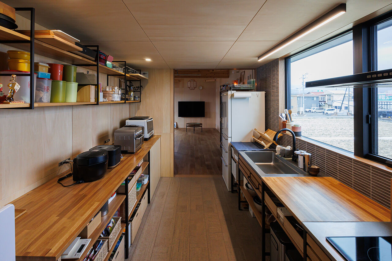 マッケンジーハウス(厚木・平塚・秦野) 【小田原市／ビルトインガレージ／2階リビング】無駄を省いたシンプルな設計で、自然の温もり溢れる木の家の建築実例画像4