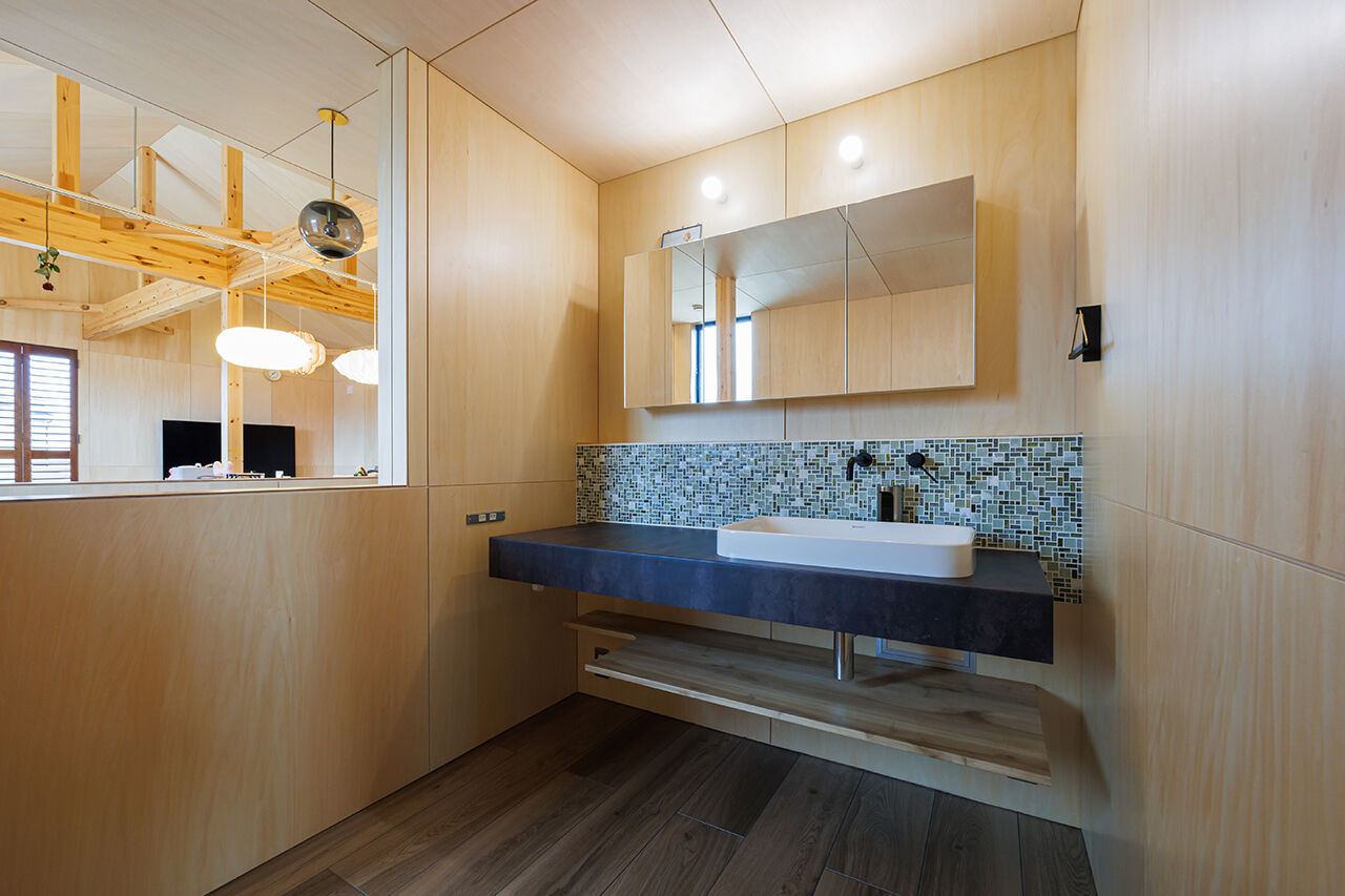 マッケンジーハウス(厚木・平塚・秦野) 【小田原市／ビルトインガレージ／2階リビング】無駄を省いたシンプルな設計で、自然の温もり溢れる木の家の建築実例画像5