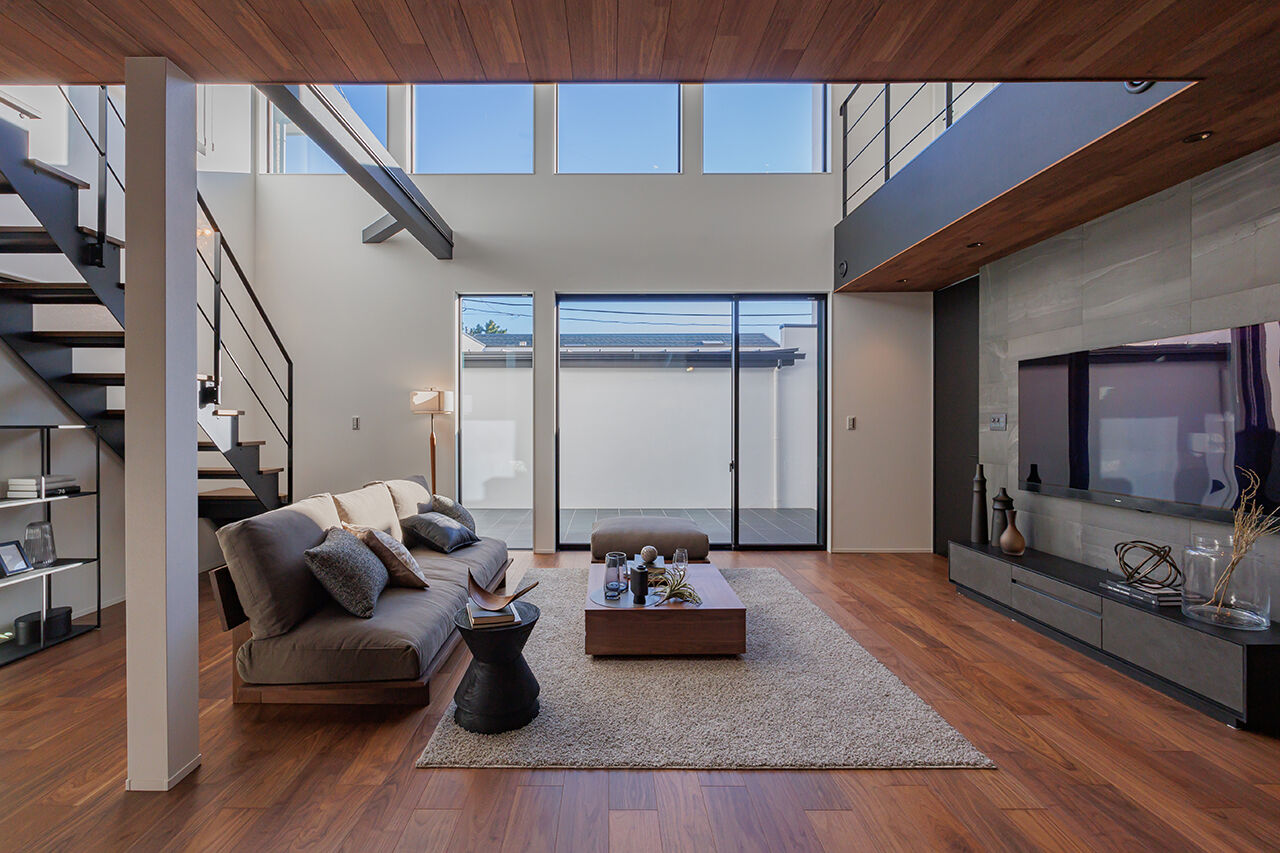 マッケンジーハウス(厚木・平塚・秦野) 【平塚市／吹抜／開放感】光と風を取り込む設計で1年中快適に。上質さを追求したデザイン性あふれる住まいの建築実例画像2