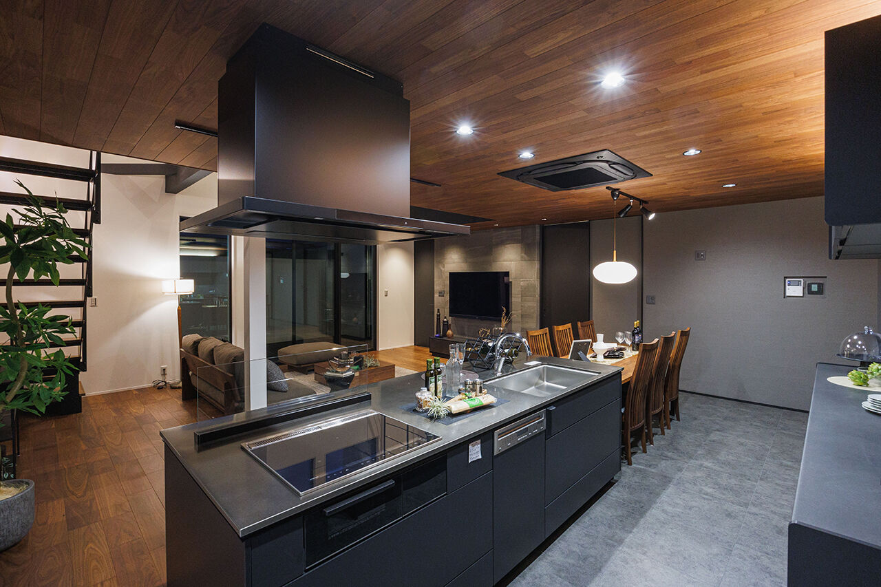 マッケンジーハウス(厚木・平塚・秦野) 【平塚市／吹抜／開放感】光と風を取り込む設計で1年中快適に。上質さを追求したデザイン性あふれる住まいの建築実例画像7