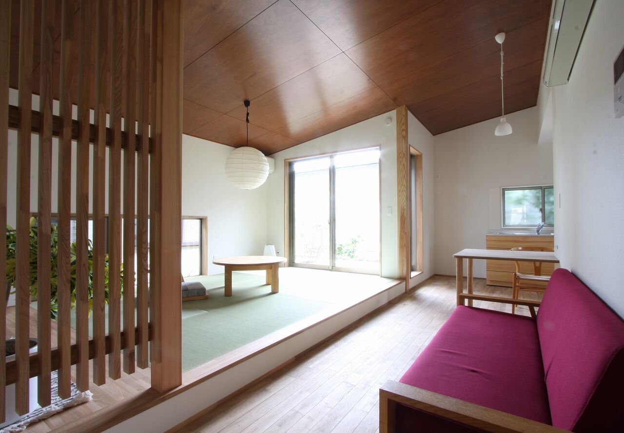 熊木建築事務所 未来の生活に配慮する工夫とくつろぎの畳リビングのある家の建築実例画像2