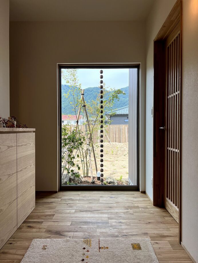 熊木建築事務所 弥彦山が見守る、のびやかな平屋の建築実例画像7