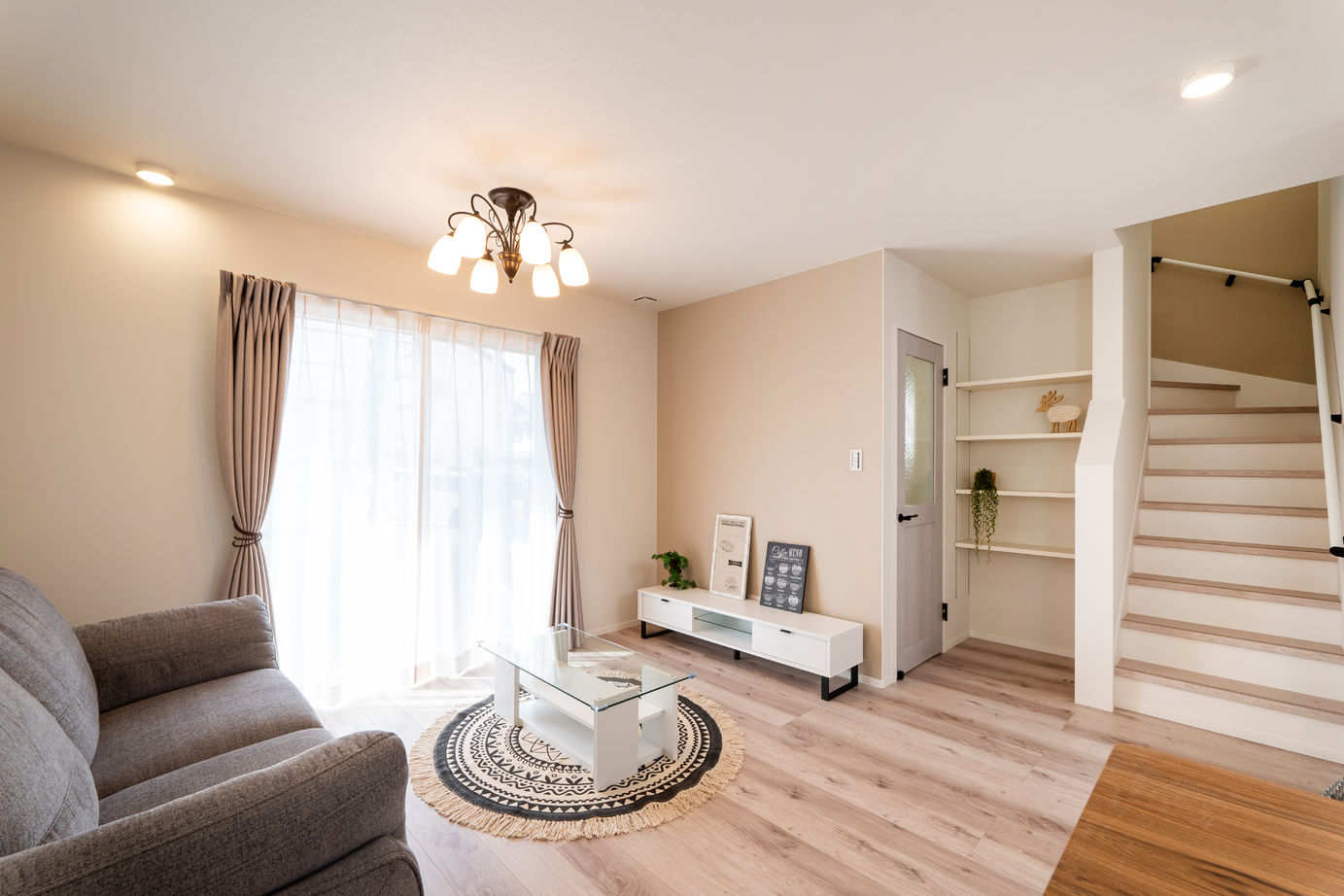 JUSTPIAHOUSE やさしい色合いや質感を活かして「大人カワイイ」を楽しむ家の建築実例画像3