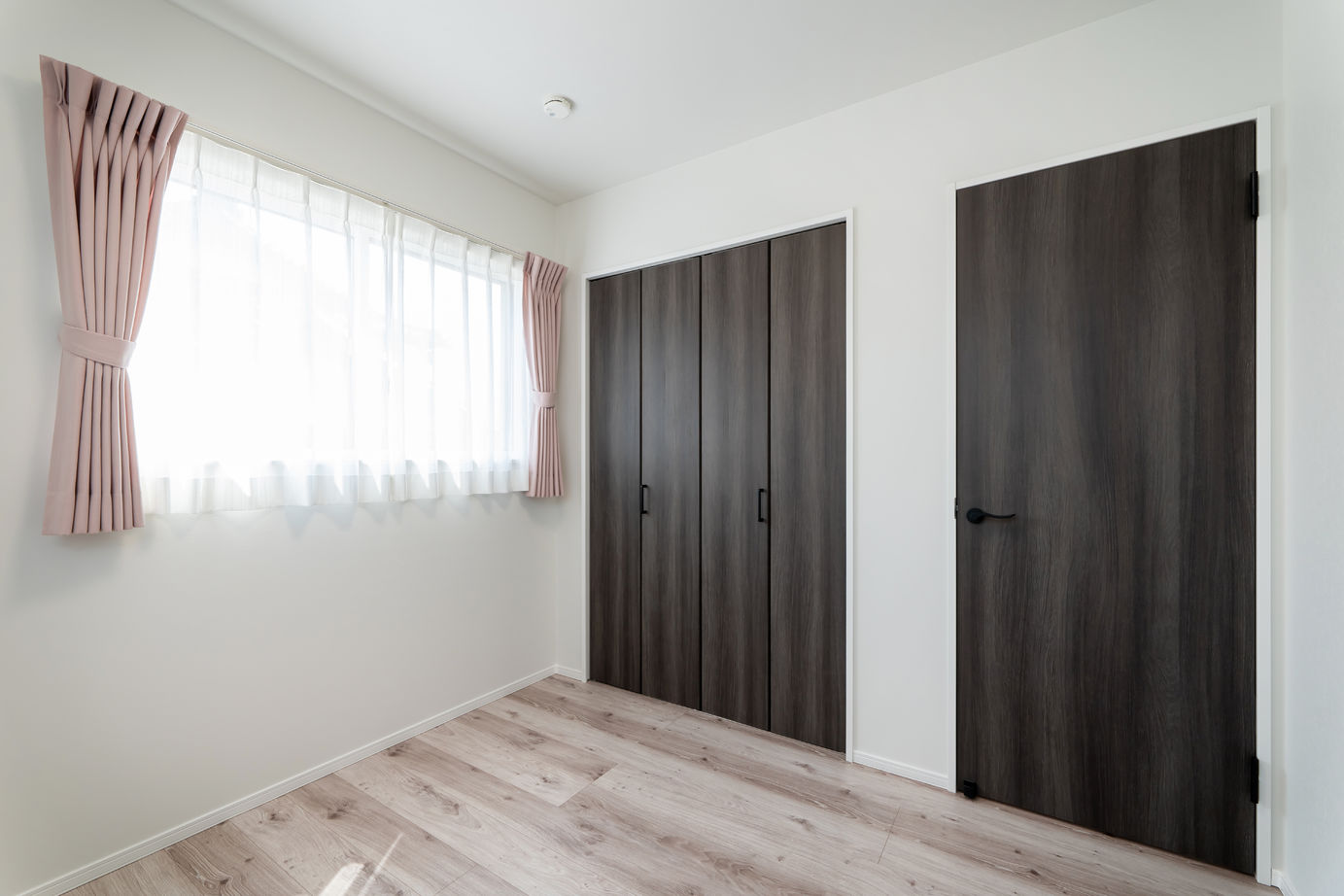 JUSTPIAHOUSE やさしい色合いや質感を活かして「大人カワイイ」を楽しむ家の建築実例画像8