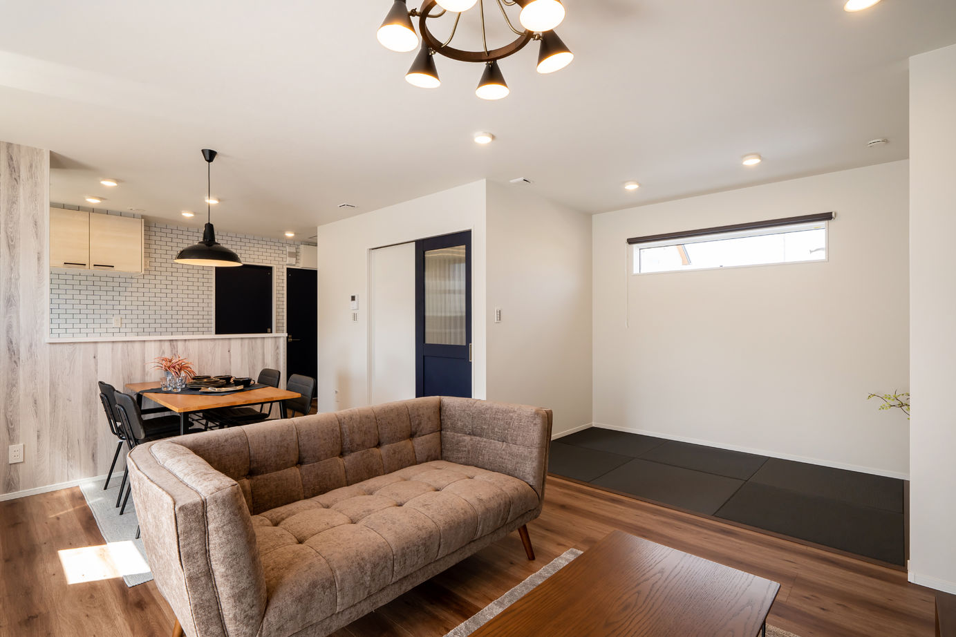 JUSTPIAHOUSE 信州の冬も暖かく暮らす！シックで落ち着きのある「大人カッコいい」家の建築実例画像4