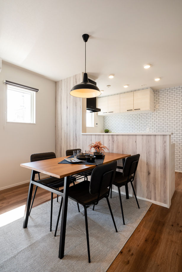 JUSTPIAHOUSE 信州の冬も暖かく暮らす！シックで落ち着きのある「大人カッコいい」家の建築実例画像5