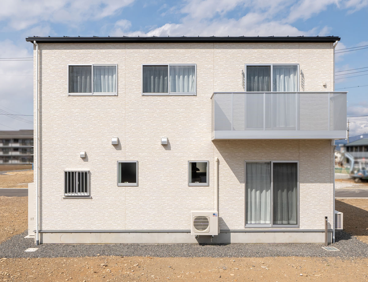 JUSTPIAHOUSE 信州の冬も暖かく暮らす！シックで落ち着きのある「大人カッコいい」家の建築実例画像10