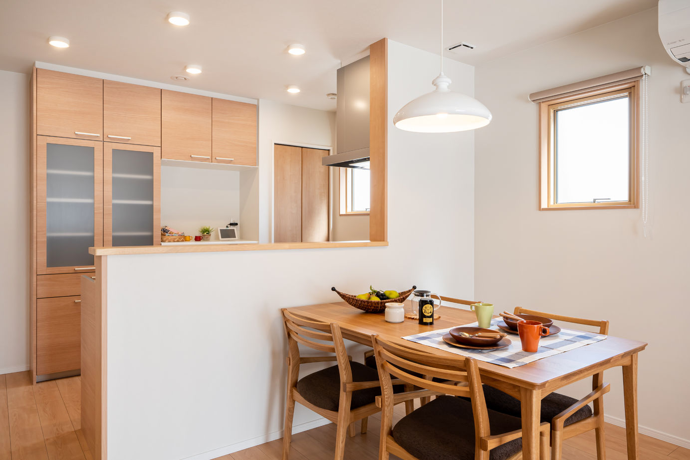 JUSTPIAHOUSE セミ注文住宅！そよ風のように心地よく健やかな毎日を楽しむナチュラルテイストのお家の建築実例画像3