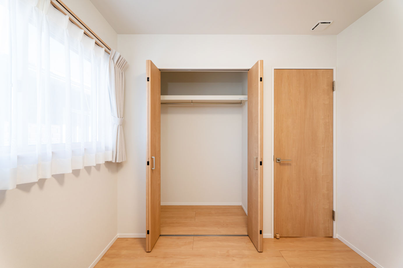 JUSTPIAHOUSE セミ注文住宅！そよ風のように心地よく健やかな毎日を楽しむナチュラルテイストのお家の建築実例画像7