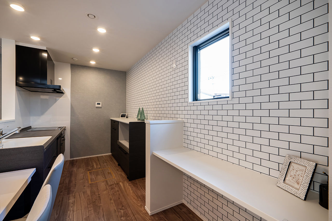 JUSTPIAHOUSE 【1500万～1999万円｜ロックスタイル｜こだわりデザイン】大人のかっこよさが光るシャープなモノトーン空間の建築実例画像2