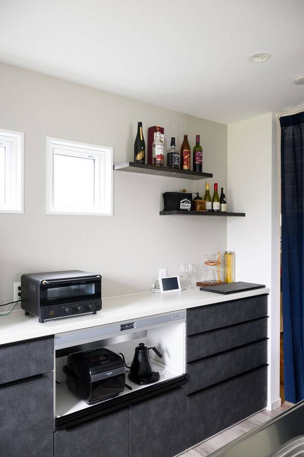 クライツ 【滋賀県／1900万円】一人一部屋のゲーミングスペースとカフェコーナー。おうち時間が充実する住まいの建築実例画像7