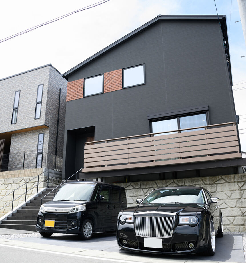 クライツ 【滋賀県大津市／2400万円】スタイリッシュな直線的デザインと木のぬくもり。収納・動線の工夫ですっきりとの建築実例画像2