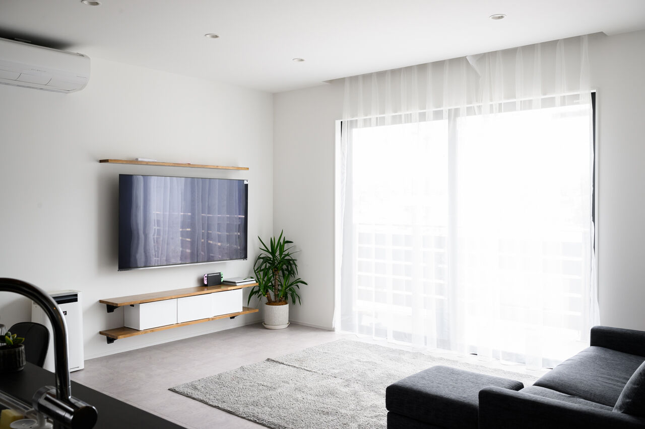 クライツ 【滋賀県大津市／2400万円】スタイリッシュな直線的デザインと木のぬくもり。収納・動線の工夫ですっきりとの建築実例画像3