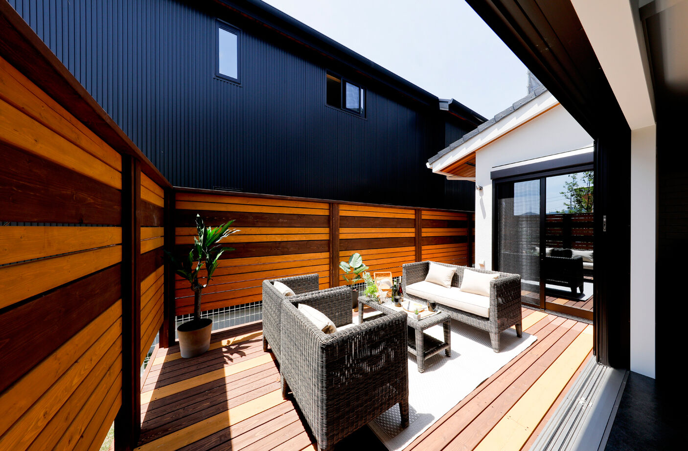 野村工務店 平屋風の風格ある外観と、ワンフロア完結の間取り。プライベート感のある大空間LDKの建築実例画像6