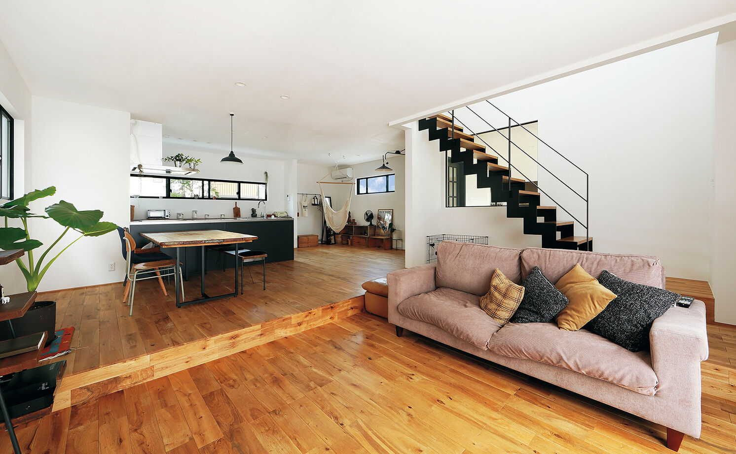 野村工務店 大好きなインテリアに囲まれた約28畳のLDKで、子どもや愛犬と過ごす豊かな家時間の建築実例画像3