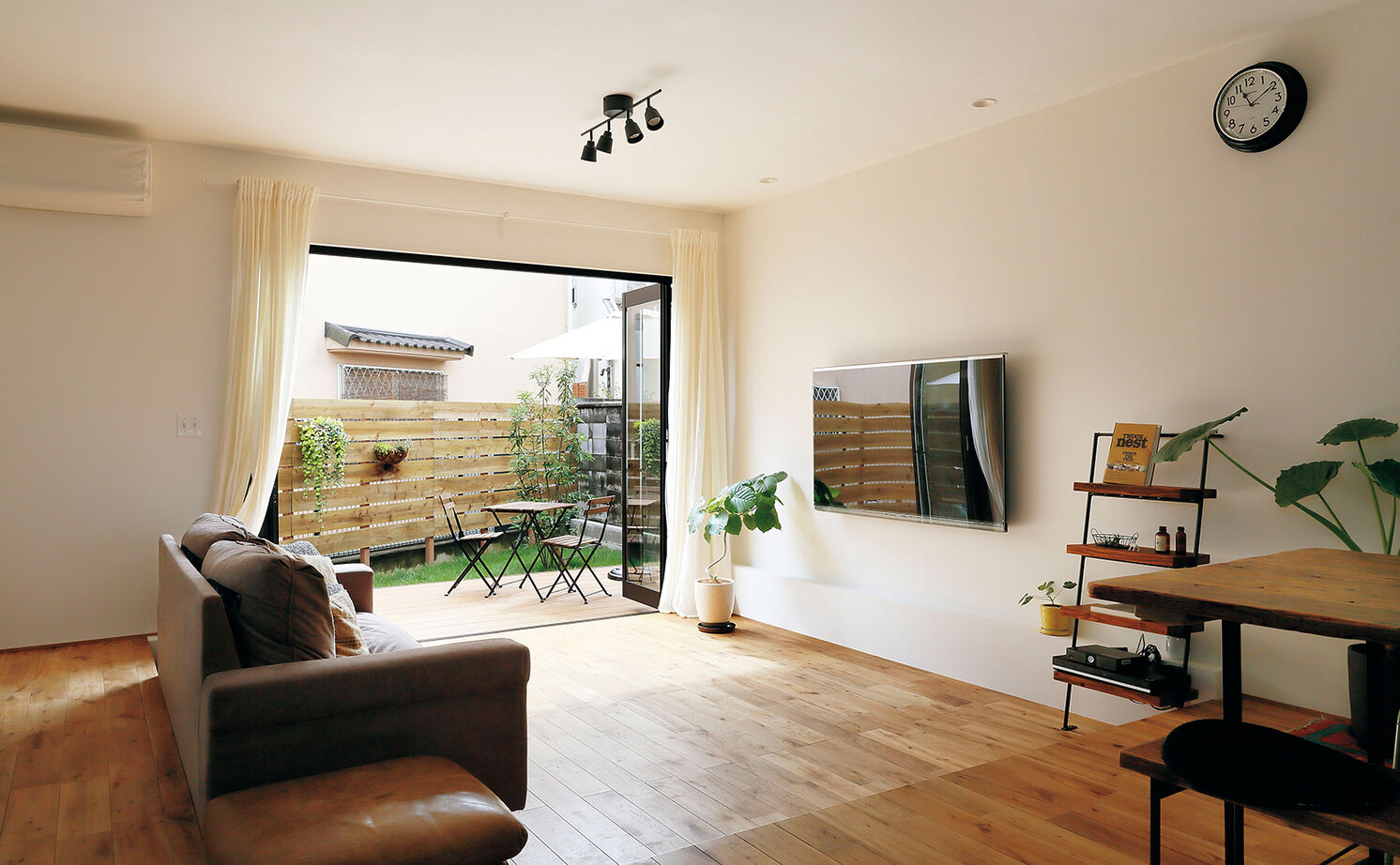 野村工務店 大好きなインテリアに囲まれた約28畳のLDKで、子どもや愛犬と過ごす豊かな家時間の建築実例画像6