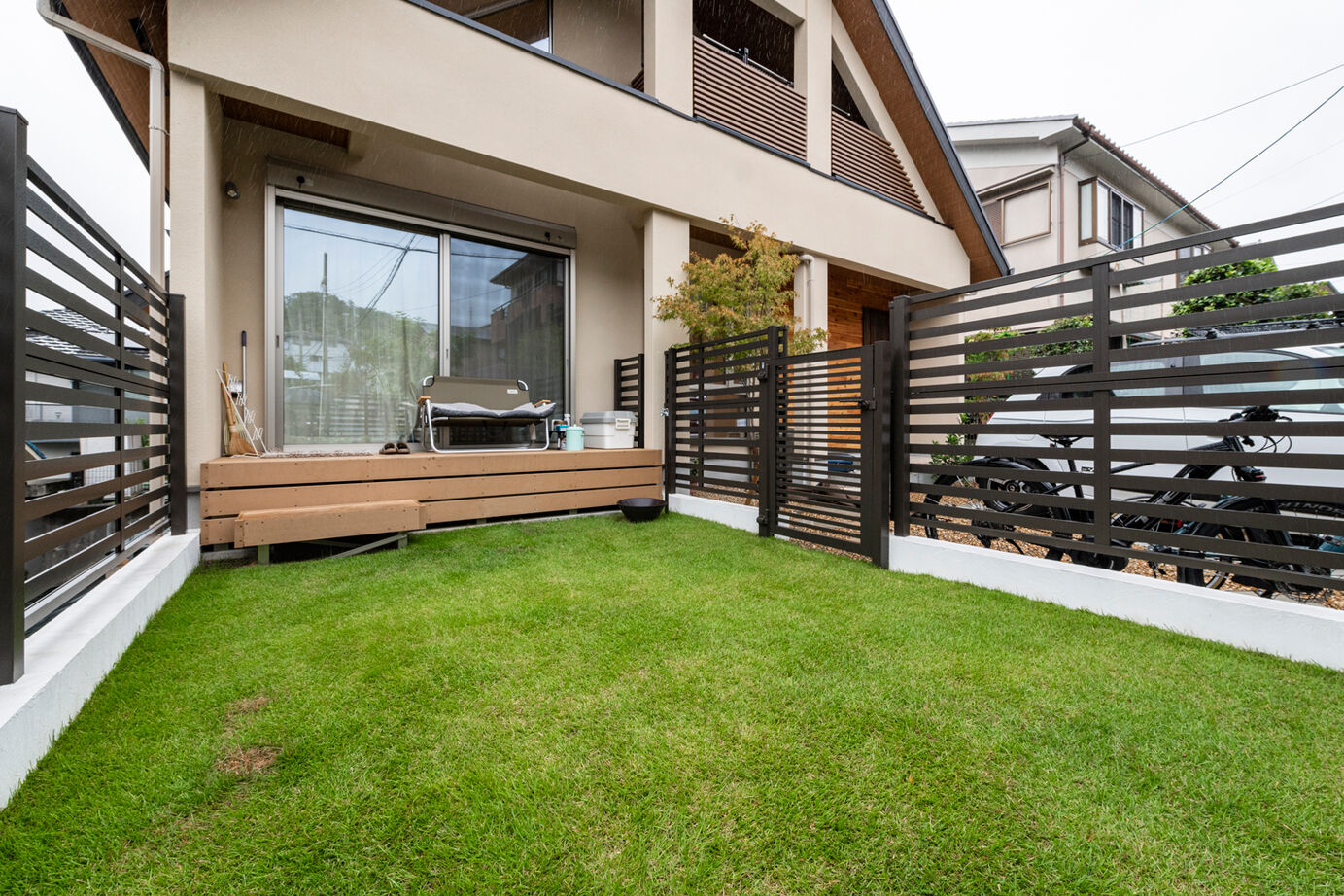 野村工務店 平屋感覚の住み心地で今も将来も安心！キャンプ好きのご家族が愛犬と暮らす、ドッグランのある家の建築実例画像2