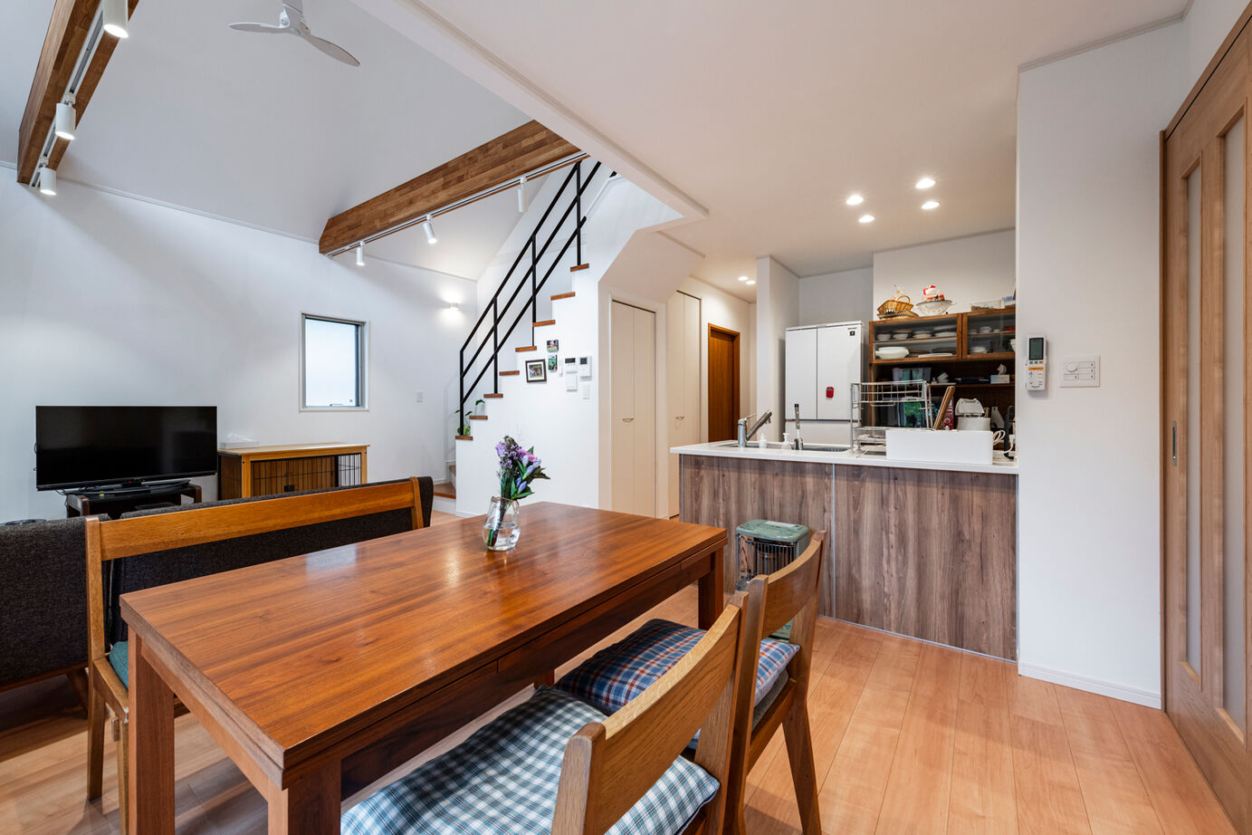 野村工務店 平屋感覚の住み心地で今も将来も安心！キャンプ好きのご家族が愛犬と暮らす、ドッグランのある家の建築実例画像6