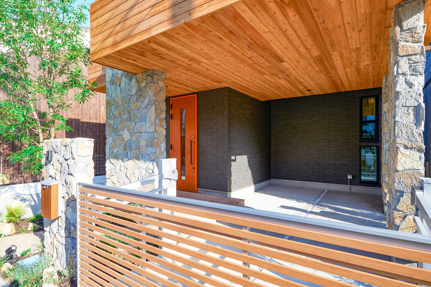 野村工務店 「光の回廊」や「中庭」を設計。都心の北西だけに開けた土地に建つ、たっぷりの光を取り込む家の建築実例画像20