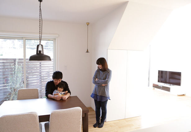 ディー・アンド・エイチ 【吹抜け/ウッドデッキ/高気密高断熱】家中どこにいても明るい！吹き抜けは開放感も倍増するの建築実例画像3