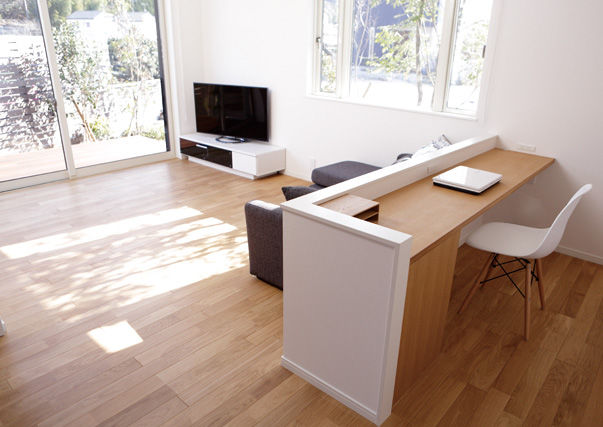 ディー・アンド・エイチ 【吹抜け/ウッドデッキ/高気密高断熱】家中どこにいても明るい！吹き抜けは開放感も倍増するの建築実例画像4