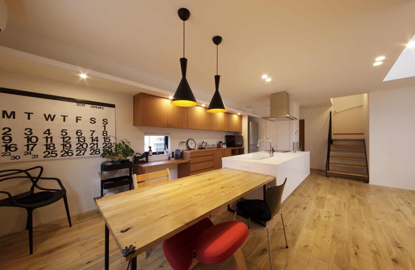 ディー・アンド・エイチ 【福岡/吹抜け/高気密高断熱/家事スペース】憧れのアイランドキッチン　寒さを感じない外断熱の家の建築実例画像4