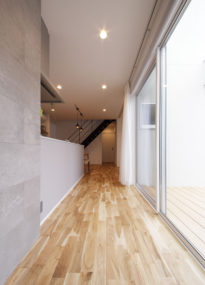 ディー・アンド・エイチ 【福岡/高気密高断熱/吹抜け/収納充実】吹抜リビングはいつもすっきり／便利なファミリークローゼットの建築実例画像6