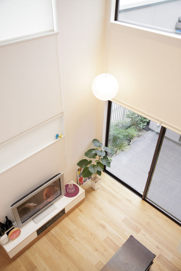 ディー・アンド・エイチ 【福岡/吹抜け/高気密高断熱/WIC】家具・照明が映えるデザイン／キッチンから見える景色が好きの建築実例画像5