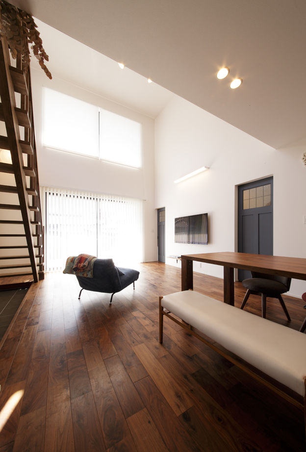 ディー・アンド・エイチ 【糟屋郡/吹抜け/ウッドデッキ/高気密高断熱】ウッドデッキでお勉強！ステイホームもみんなで楽しくの建築実例画像1