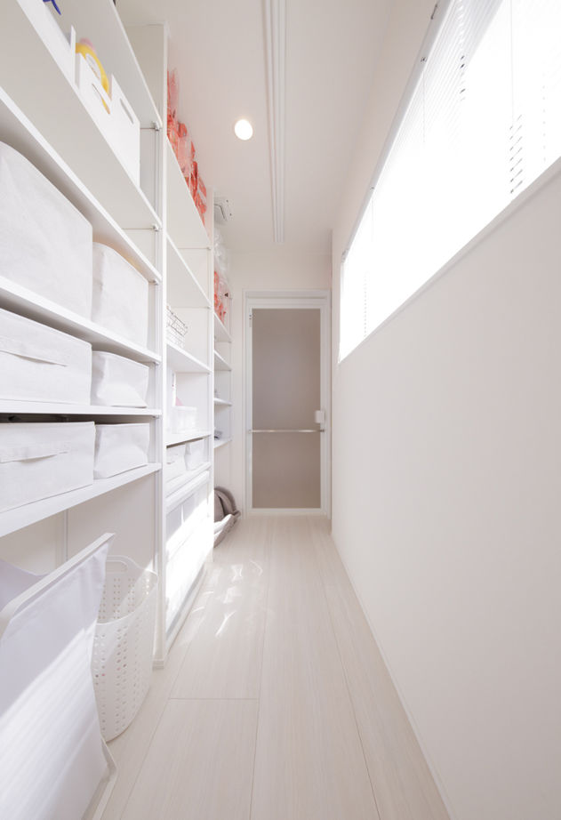 ディー・アンド・エイチ 【福岡市/2階リビング/インナーガレージ】高台ならではの開放感。「家事ラク」にこだわった快適動線の建築実例画像8