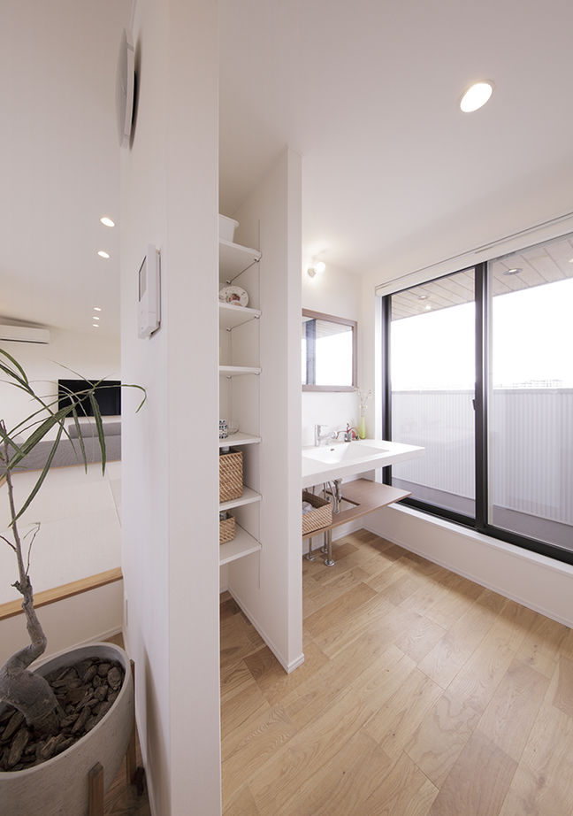 ディー・アンド・エイチ 【福岡市/2階リビング/インナーガレージ】高台ならではの開放感。「家事ラク」にこだわった快適動線の建築実例画像10