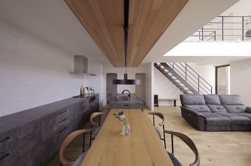 ディー・アンド・エイチ 【福岡市/吹抜け/高気密高断熱/収納充実】土地形状の有効活用により叶えた高気密高断熱の吹抜け大空間の家の建築実例画像3