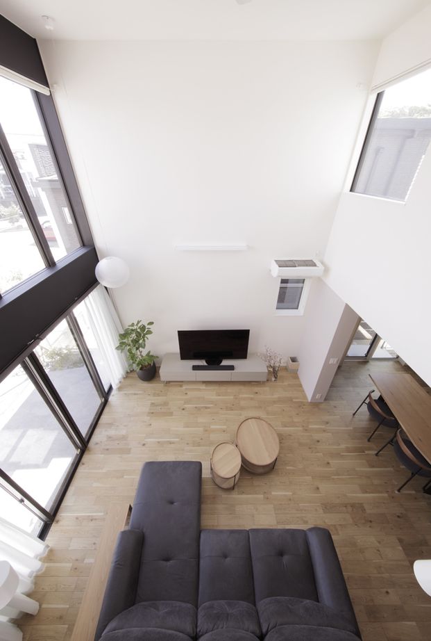 ディー・アンド・エイチ 【福岡市/吹抜け/高気密高断熱/収納充実】土地形状の有効活用により叶えた高気密高断熱の吹抜け大空間の家の建築実例画像4