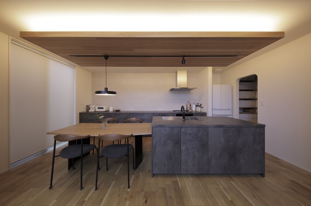 ディー・アンド・エイチ 【福岡市/吹抜け/高気密高断熱/収納充実】土地形状の有効活用により叶えた高気密高断熱の吹抜け大空間の家の建築実例画像5