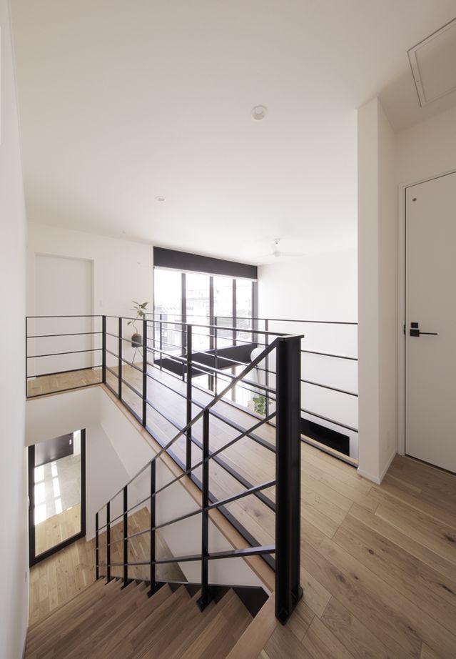 ディー・アンド・エイチ 【福岡市/吹抜け/高気密高断熱/収納充実】土地形状の有効活用により叶えた高気密高断熱の吹抜け大空間の家の建築実例画像6