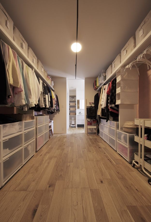 ディー・アンド・エイチ 【福岡市/吹抜け/高気密高断熱/収納充実】土地形状の有効活用により叶えた高気密高断熱の吹抜け大空間の家の建築実例画像8