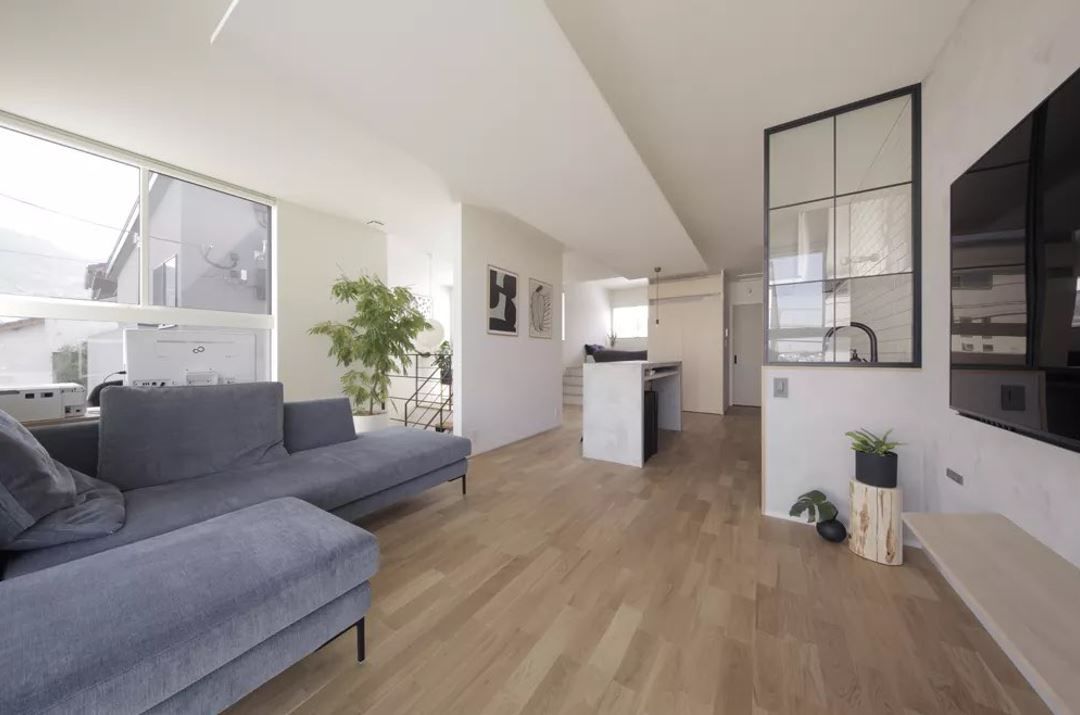 ディー・アンド・エイチ 【2階建て/2階リビング/眺望良好】眺望を活かした2階リビングの家の建築実例画像3