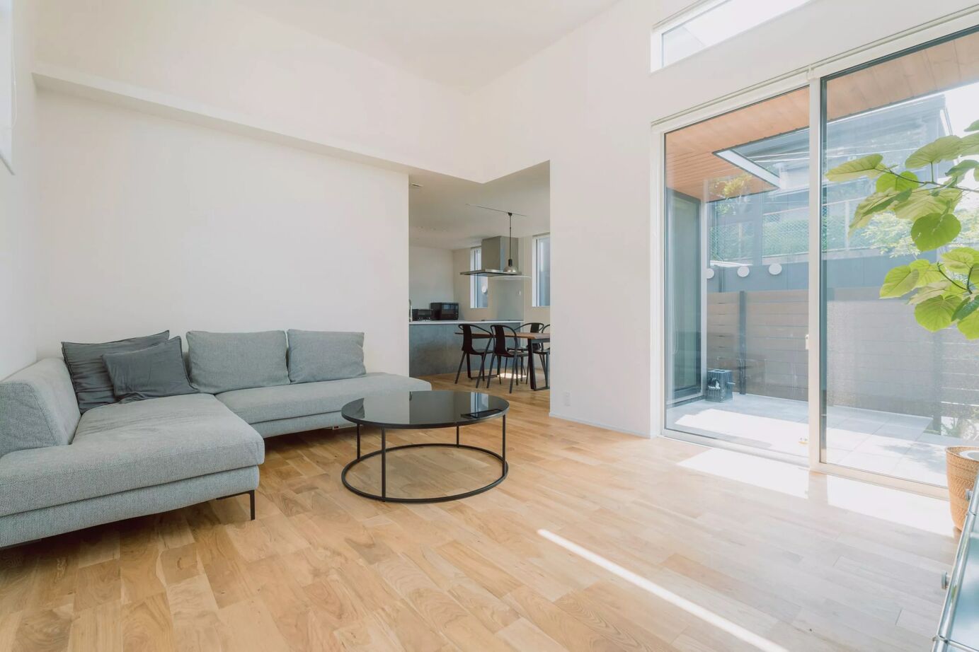 ディー・アンド・エイチ 【2階建て／高天井／高気密高断熱】ゆとりあるリビングでのびやかな暮らしの建築実例画像1